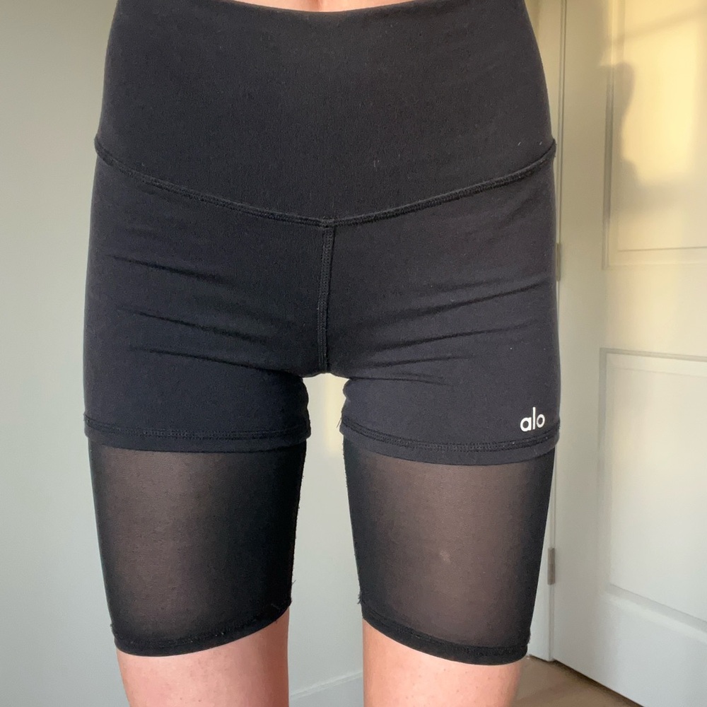 ALO Yoga Women's Black Mesh Shorts